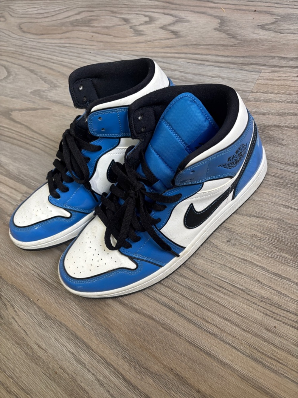 Nike Air Jordan 1 Mid White/Blue/Black Sneakers